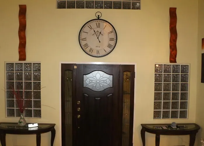 A Luxurious 4-bedroom Private With Games Room, Theatre & Modern Art