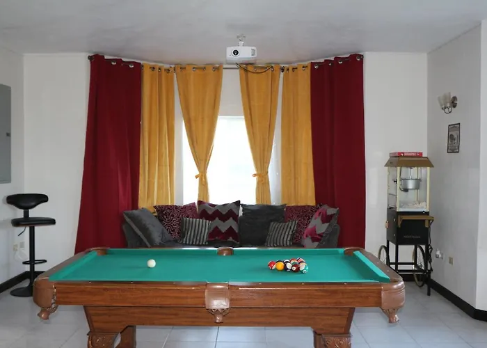 A Luxurious 4-bedroom Private With Games Room, Theatre & Modern Art Villa *