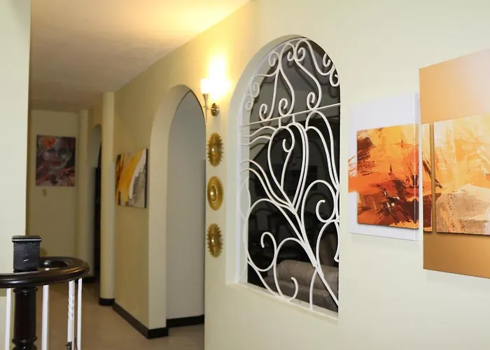 A Luxurious 4-bedroom Private With Games Room, Theatre & Modern Art