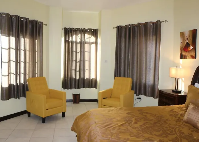 Villa A Luxurious 4-bedroom Private With Games Room, Theatre & Modern Art